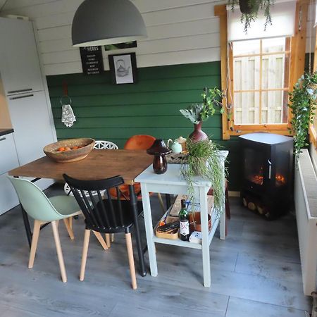 Вилла Tiny Botanic House Tzummarum Экстерьер фото