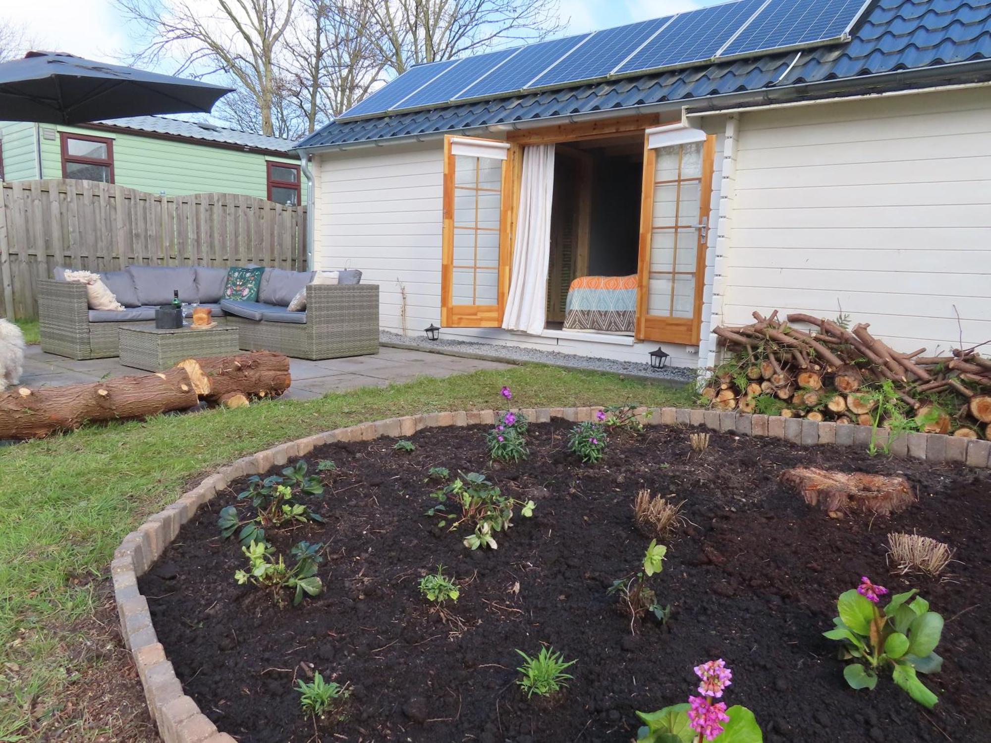 Вилла Tiny Botanic House Tzummarum Экстерьер фото