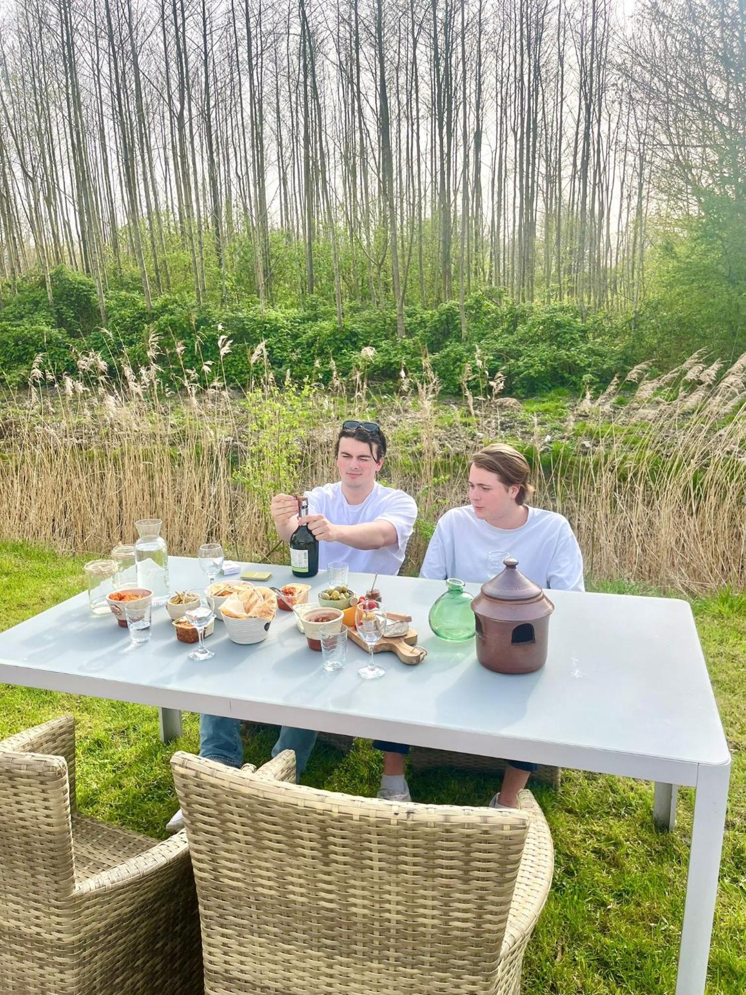 Вилла Tiny Botanic House Tzummarum Экстерьер фото