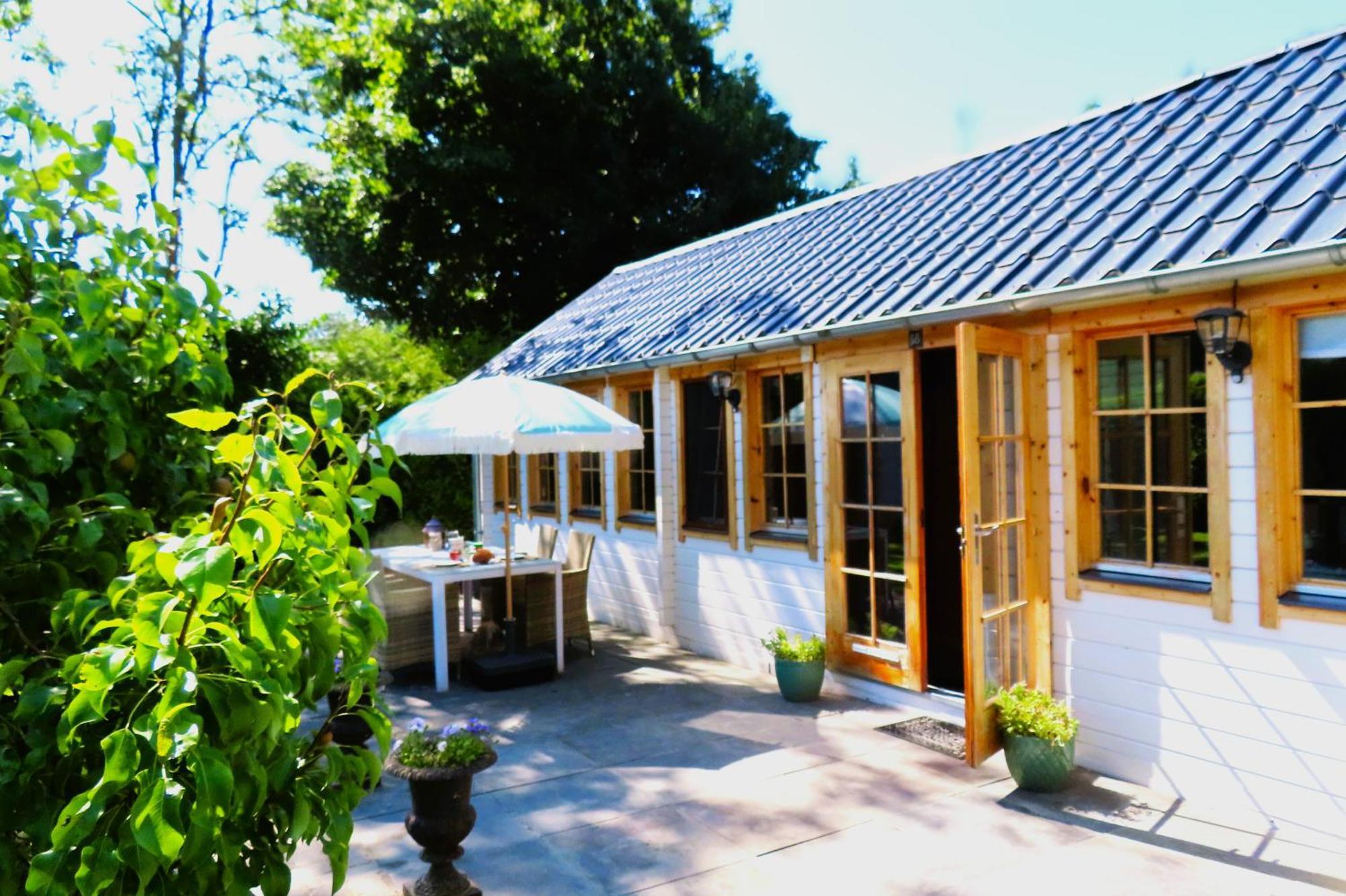 Вилла Tiny Botanic House Tzummarum Экстерьер фото