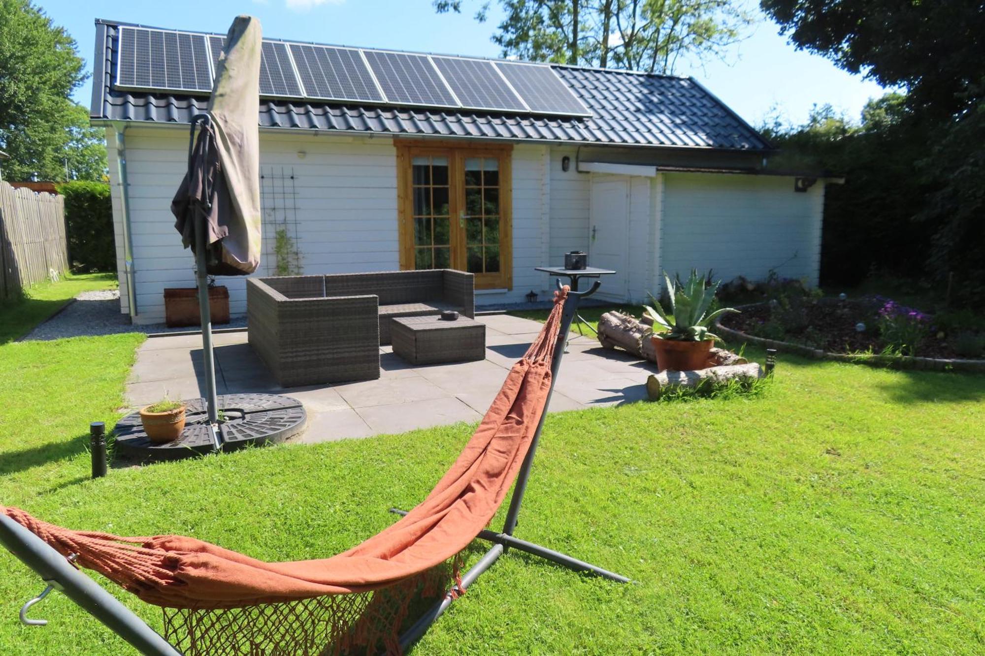 Вилла Tiny Botanic House Tzummarum Экстерьер фото