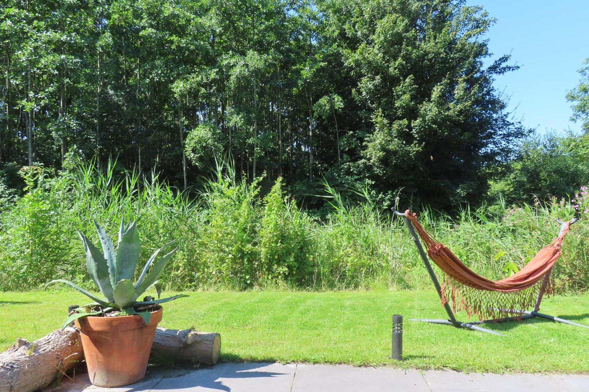 Вилла Tiny Botanic House Tzummarum Экстерьер фото
